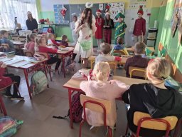 Rok szkolny 2024-2025 - 039 - Pochód mikoêajkowy